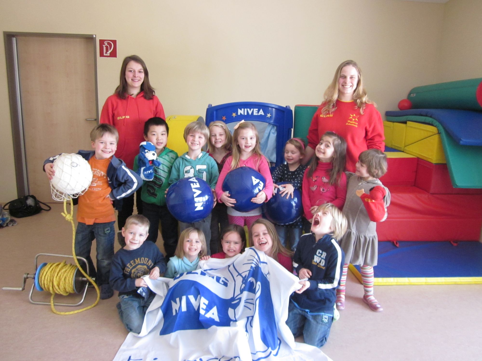 Kindergartentag-Farbklecks_2013 | DLRG Ortsgruppe Bad Laasphe e.V.